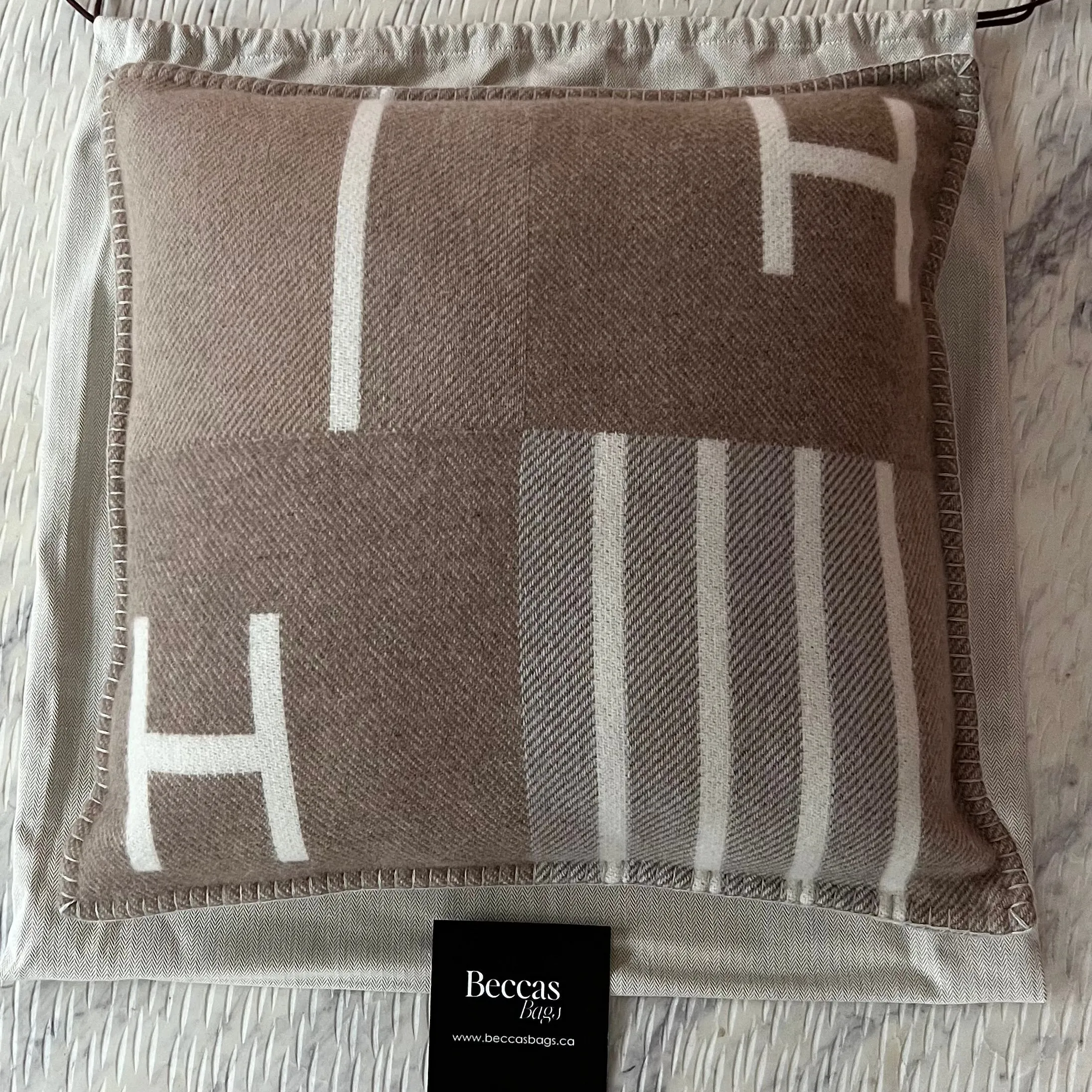 Avalon Vibration pillow, small model